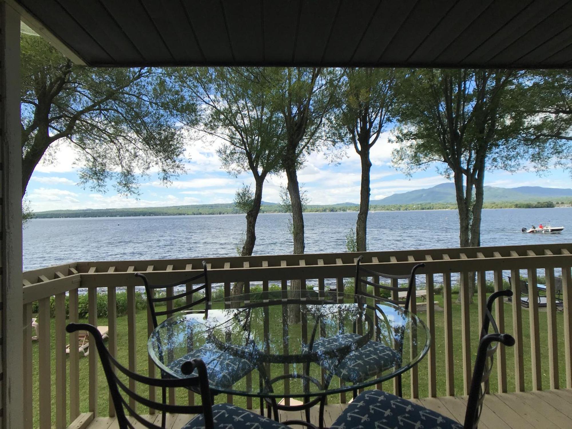 Location Tourisme Estrie - Oberge Du Village Magog Luaran gambar