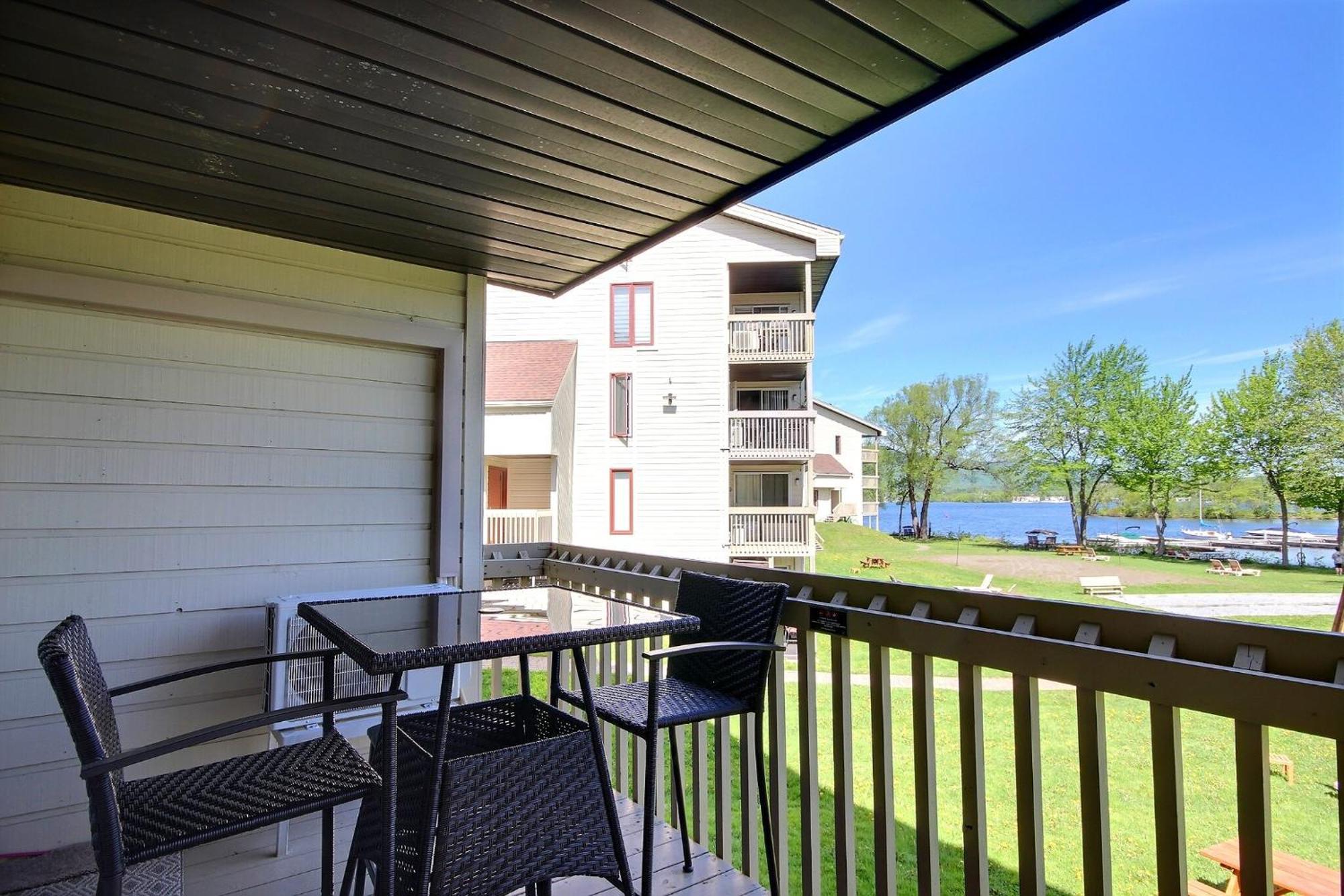 Location Tourisme Estrie - Oberge Du Village Magog Luaran gambar
