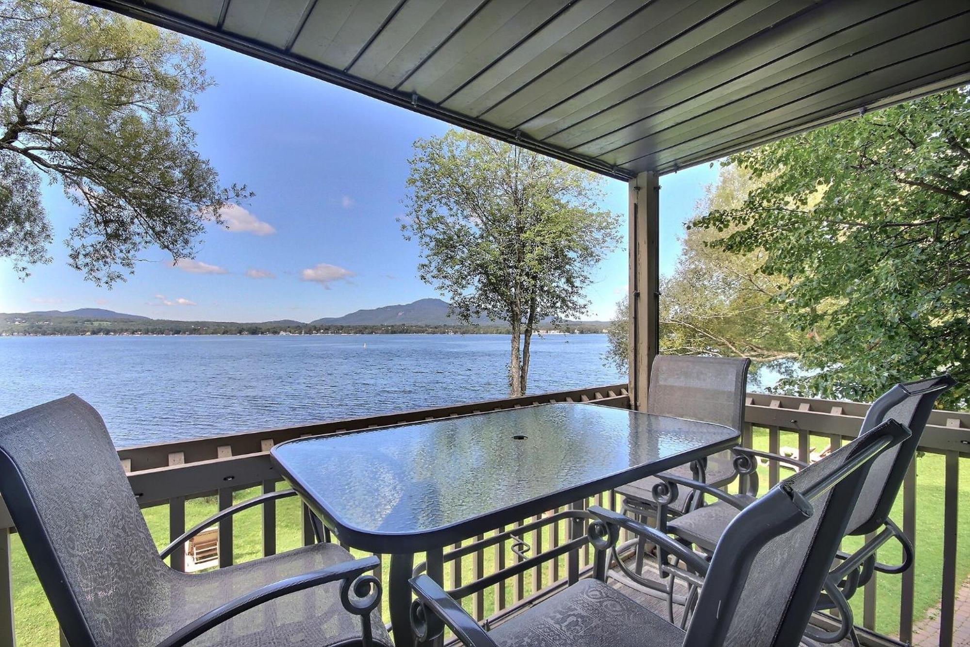 Location Tourisme Estrie - Oberge Du Village Magog Luaran gambar